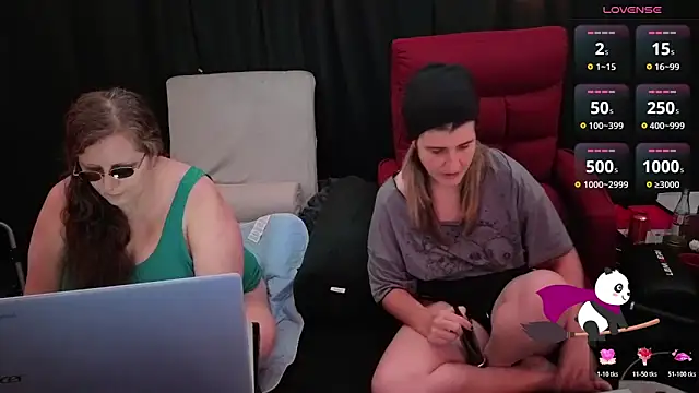 Sexy Mama-69 online show from 28, 10, 2025