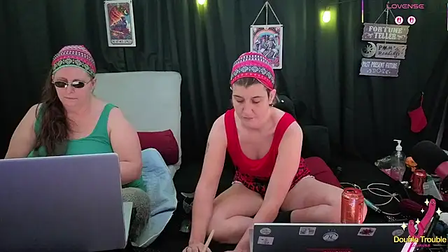 Sexy Mama-69 online show from 26, 11, 2025