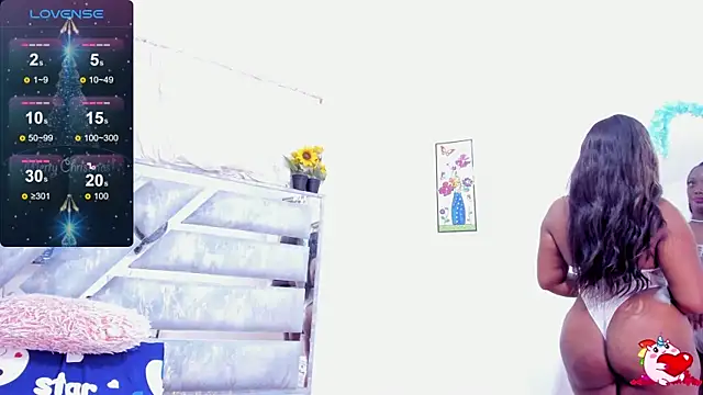 Snapshot of RoxannaBlanche chatting on 18, 12, 2024 RoxannaBlanche online show from 18, 12, 2024