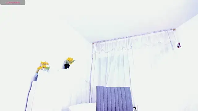 Snapshot of RoxannaBlanche chatting on 25, 2, 2025 RoxannaBlanche online show from 25, 2, 2025