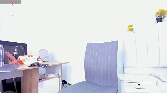 Snapshot of RoxannaBlanche chatting on 10, 3, 2025 RoxannaBlanche online show from 10, 3, 2025