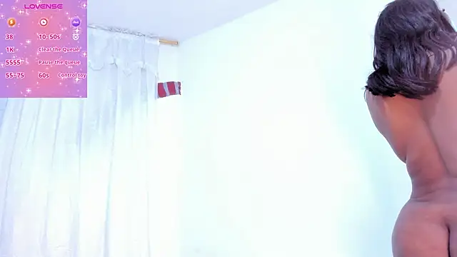 Snapshot of RoxannaBlanche chatting on 19, 10, 2025 RoxannaBlanche online show from 19, 10, 2025