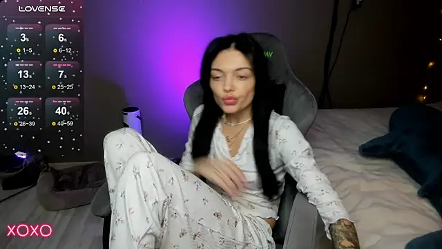 Snapshot of Mariella_Adamss chatting on 21, 12, 2025 Mariella Adamss online show from 21, 12, 2025