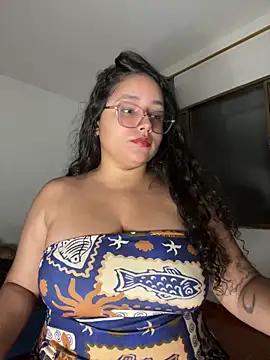 Snapshot of CurlyGirl_1 chatting on 4, 11, 2025 CurlyGirl 1 online show from 4, 11, 2025