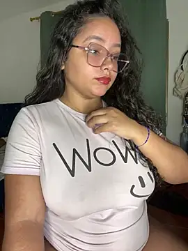 Snapshot of CurlyGirl_1 chatting on 13, 11, 2025 CurlyGirl 1 online show from 13, 11, 2025