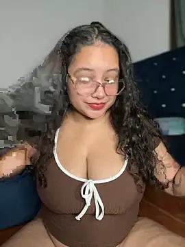 Snapshot of CurlyGirl_1 chatting on 19, 12, 2025 CurlyGirl 1 online show from 19, 12, 2025