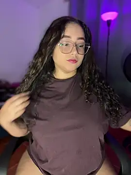 CurlyGirl 1 online show from 25, 4, 2026