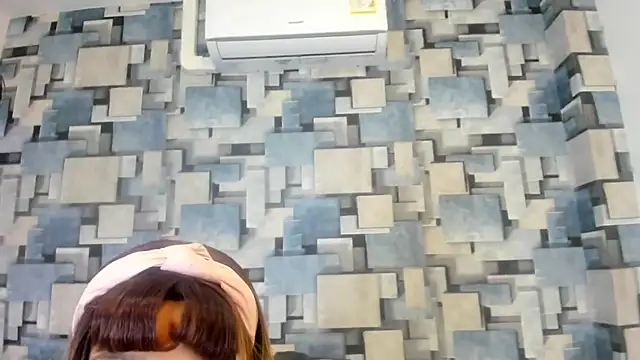 angel dthroatt online show from 11, 2, 2026