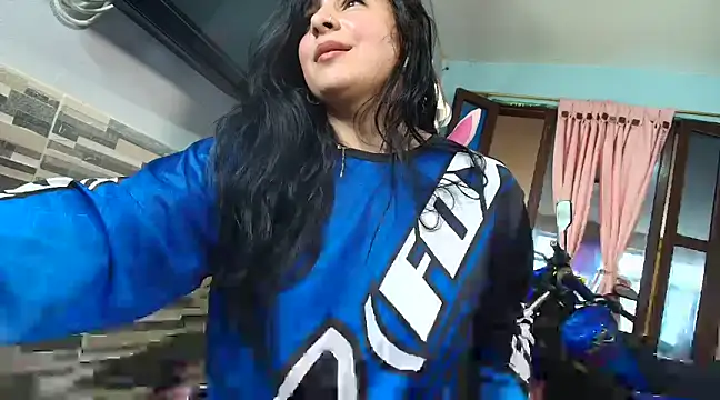 Snapshot of Meganmilk1 chatting on 5, 12, 2024 Meganmilk1 online show from 5, 12, 2024