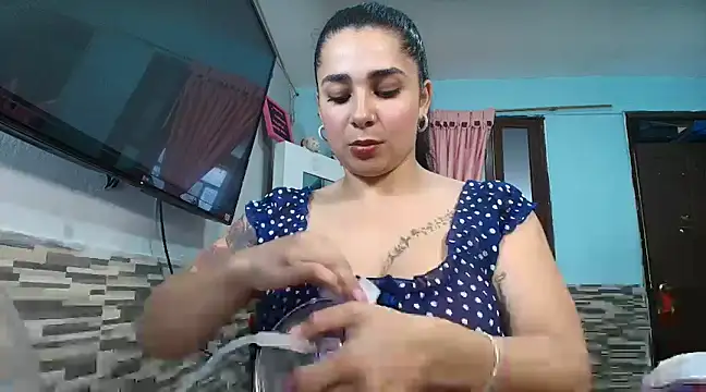 Snapshot of Meganmilk1 chatting on 17, 12, 2024 Meganmilk1 online show from 17, 12, 2024