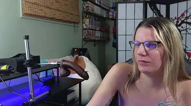 Sarahtineke online show from 23, 12, 2024