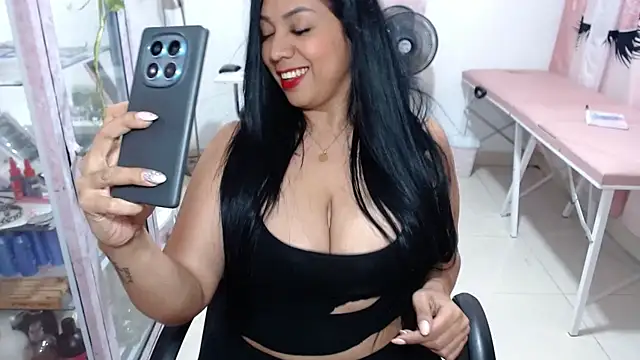 titsbiglovers online show from 9, 6, 2026
