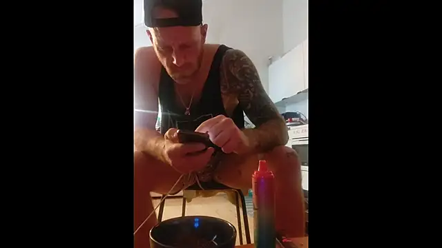 Snapshot of eltoulou chatting on 12, 1, 2025 eltoulou online show from 12, 1, 2025