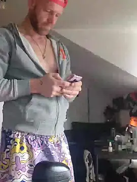 Snapshot of eltoulou chatting on 19, 1, 2025 eltoulou online show from 19, 1, 2025