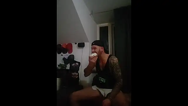 Snapshot of eltoulou chatting on 26, 1, 2025 eltoulou online show from 26, 1, 2025