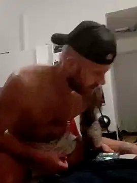 Snapshot of eltoulou chatting on 1, 2, 2025 eltoulou online show from 1, 2, 2025