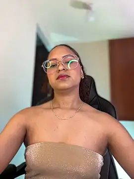 Snapshot of gretta_kler1 chatting on 8, 1, 2025 gretta kler1 online show from 8, 1, 2025