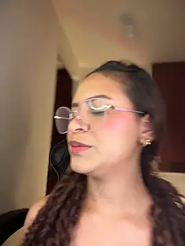 Snapshot of gretta_kler1 chatting on 29, 1, 2025 gretta kler1 online show from 29, 1, 2025