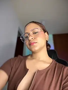 Snapshot of gretta_kler1 chatting on 27, 2, 2025 gretta kler1 online show from 27, 2, 2025