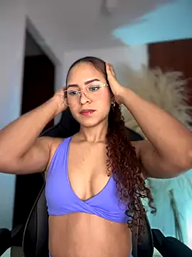 Snapshot of gretta_kler1 chatting on 6, 10, 2025 gretta kler1 online show from 6, 10, 2025