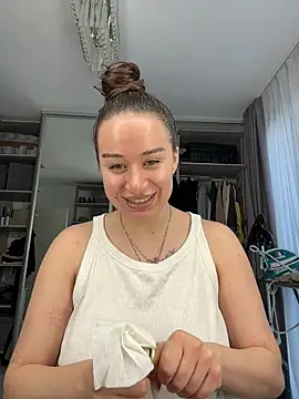 deliaroyal online show from 3, 4, 2026