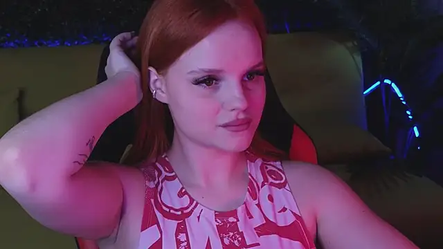 Snapshot of KristiRosee chatting on 8, 1, 2025 KristiRosee online show from 8, 1, 2025