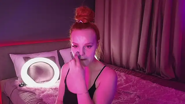 Snapshot of KristiRosee chatting on 7, 2, 2025 KristiRosee online show from 7, 2, 2025