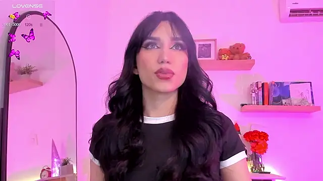 Snapshot of rose_saenz chatting on 18, 12, 2024 rose saenz online show from 18, 12, 2024