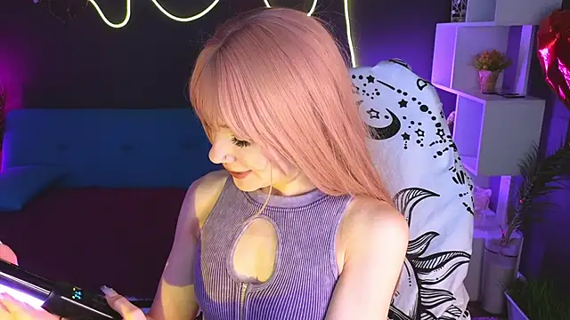 Snapshot of SandraBoyl chatting on 8, 3, 2025 SandraBoyl online show from 8, 3, 2025