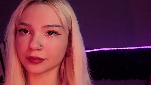 Snapshot of SandraBoyl chatting on 21, 11, 2025 SandraBoyl online show from 21, 11, 2025