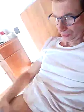 Snapshot of Anastasio33 chatting on 12, 1, 2025 Anastasio33 online show from 12, 1, 2025