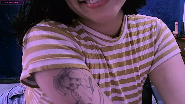 NinaYellow online show from 16, 1, 2026