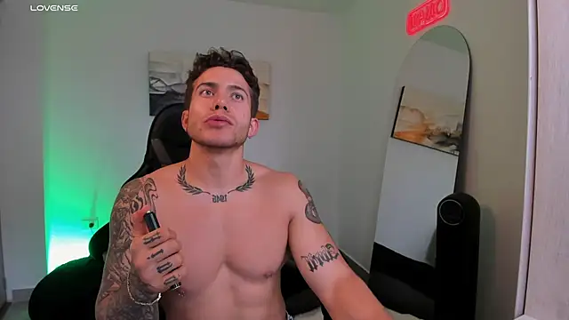 Snapshot of LucianSinclair chatting on 9, 2, 2025 LucianSinclair online show from 9, 2, 2025