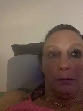 Snapshot of Everlyrose27 chatting on 5, 12, 2024 Everlyrose27 online show from 5, 12, 2024