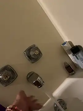 Snapshot of Everlyrose27 chatting on 5, 2, 2025 Everlyrose27 online show from 5, 2, 2025