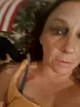 Snapshot of Everlyrose27 chatting on 19, 12, 2025 Everlyrose27 online show from 19, 12, 2025