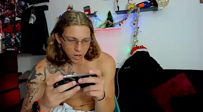 Snapshot of Tom_Krakow chatting on 12, 12, 2024 Tom Krakow online show from 12, 12, 2024