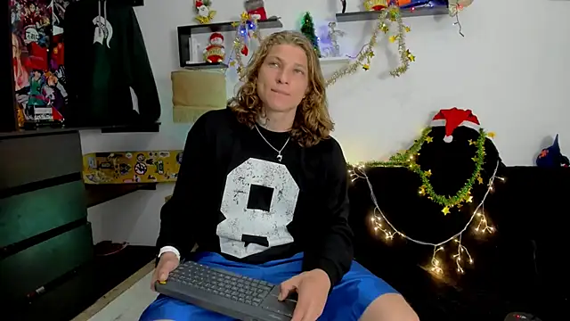 Snapshot of Tom_Krakow chatting on 28, 12, 2024 Tom Krakow online show from 28, 12, 2024