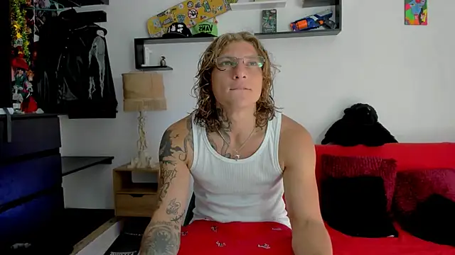 Snapshot of Tom_Krakow chatting on 18, 1, 2025 Tom Krakow online show from 18, 1, 2025