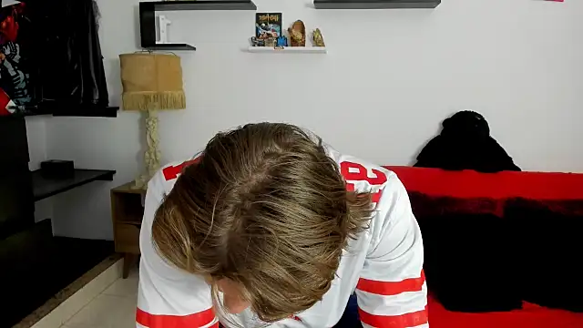 Snapshot of Tom_Krakow chatting on 20, 2, 2025 Tom Krakow online show from 20, 2, 2025