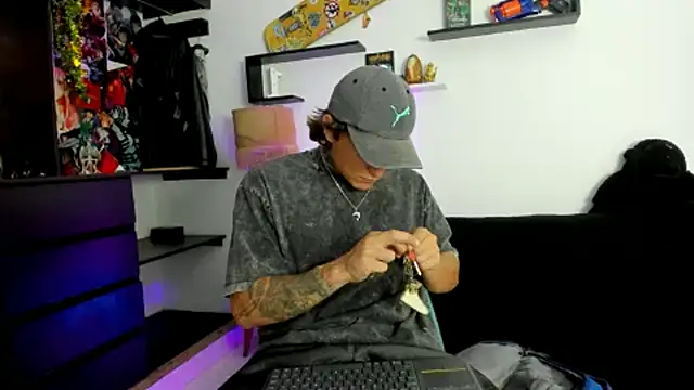 Snapshot of Tom_Krakow chatting on 10, 3, 2025 Tom Krakow online show from 10, 3, 2025