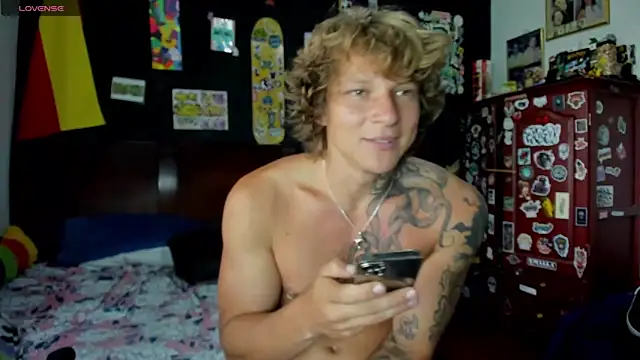 Snapshot of Tom_Krakow chatting on 20, 9, 2025 Tom Krakow online show from 20, 9, 2025