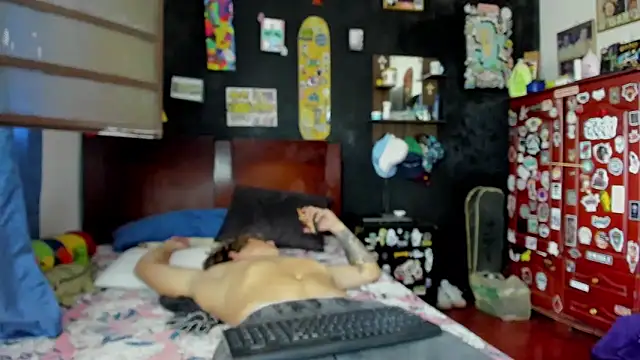 Snapshot of Tom_Krakow chatting on 29, 9, 2025 Tom Krakow online show from 29, 9, 2025