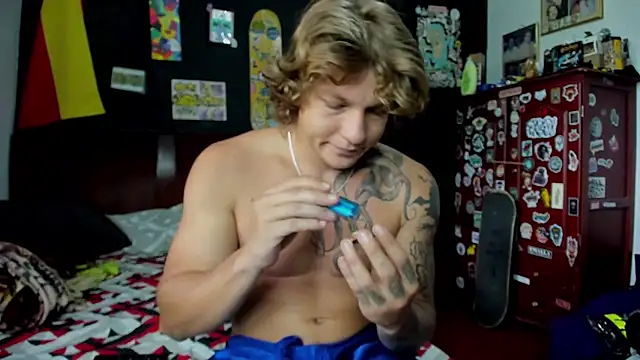 Snapshot of Tom_Krakow chatting on 18, 10, 2025 Tom Krakow online show from 18, 10, 2025