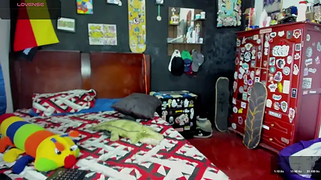 Snapshot of Tom_Krakow chatting on 12, 11, 2025 Tom Krakow online show from 12, 11, 2025