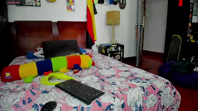 Snapshot of Tom_Krakow chatting on 1, 12, 2025 Tom Krakow online show from 1, 12, 2025