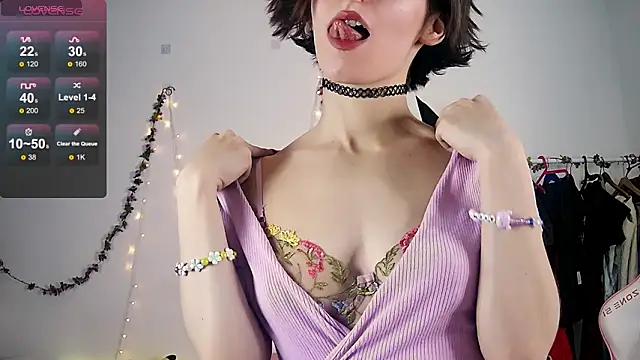 Snapshot of Violet_Veliya chatting on 9, 10, 2025 Violet Veliya online show from 9, 10, 2025