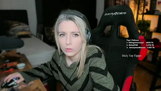 Lisaonthemoon online show from 13, 2, 2025