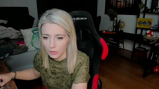 Lisaonthemoon online show from 18, 10, 2025