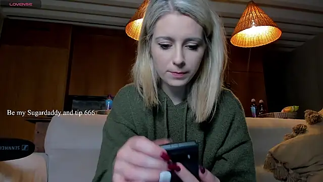 Lisaonthemoon online show from 12, 11, 2025